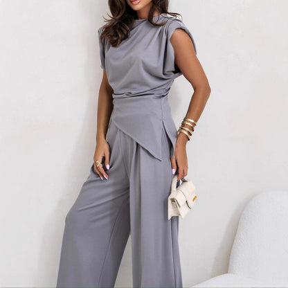 Combinaison pour femmes élégamment coupée avec un design asymétrique et une jambe large Chic und Stil