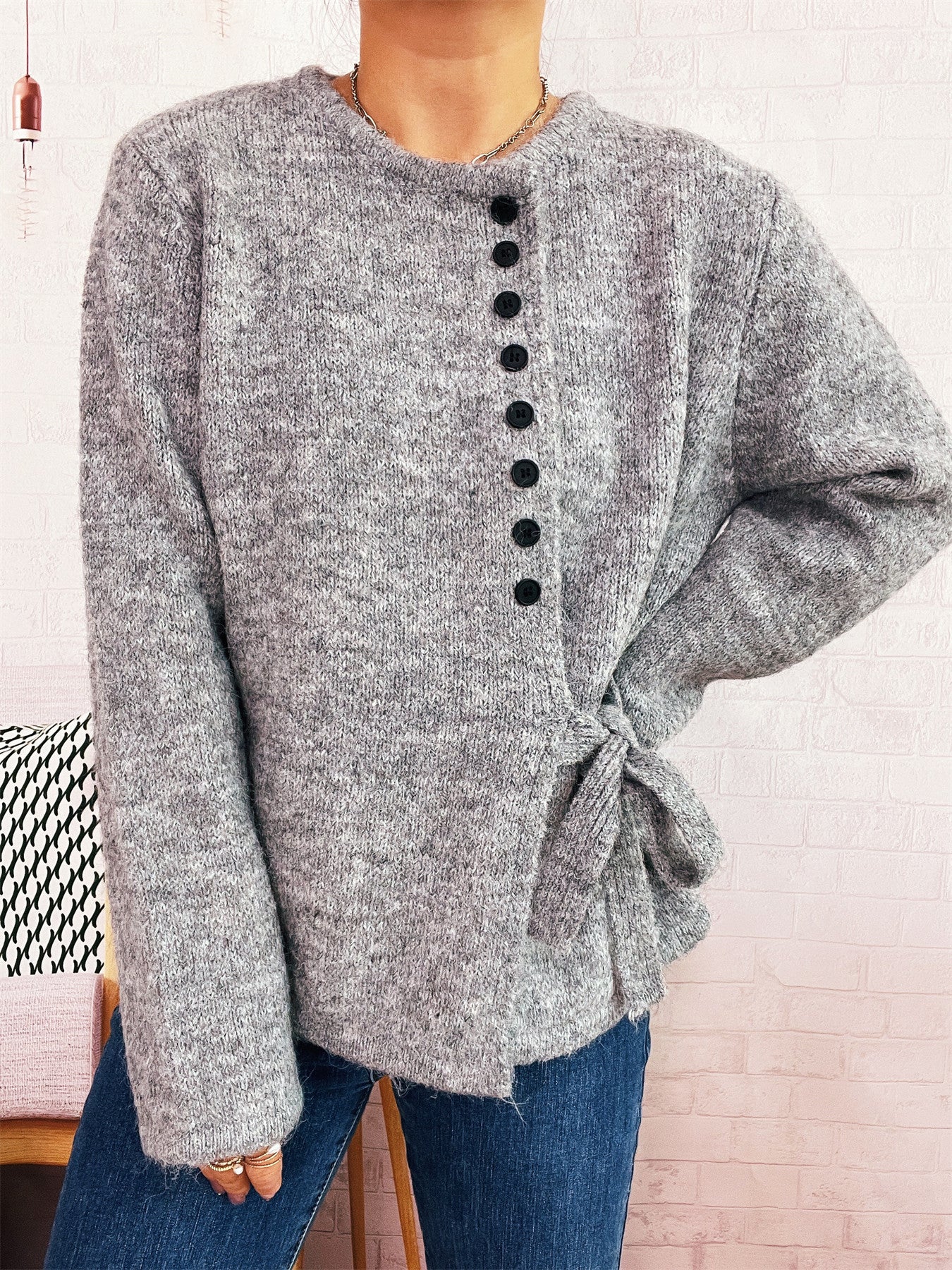 Dames Pull en V laine douillet avec ceinture élégante et détails de boutons modernes Chic und Stil