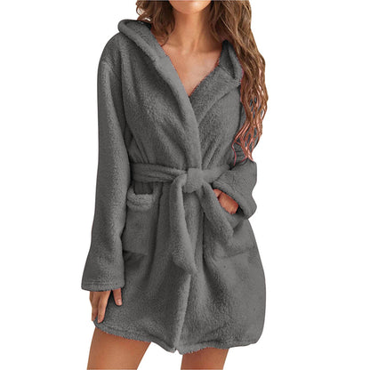 Robe de bain en polaire douillette pour femmes avec capuche et ceinture Chic und Stil
