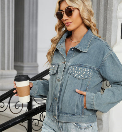 Veste en denim pour femmes avec des strass scintillants et une coupe moderne Chic und Stil