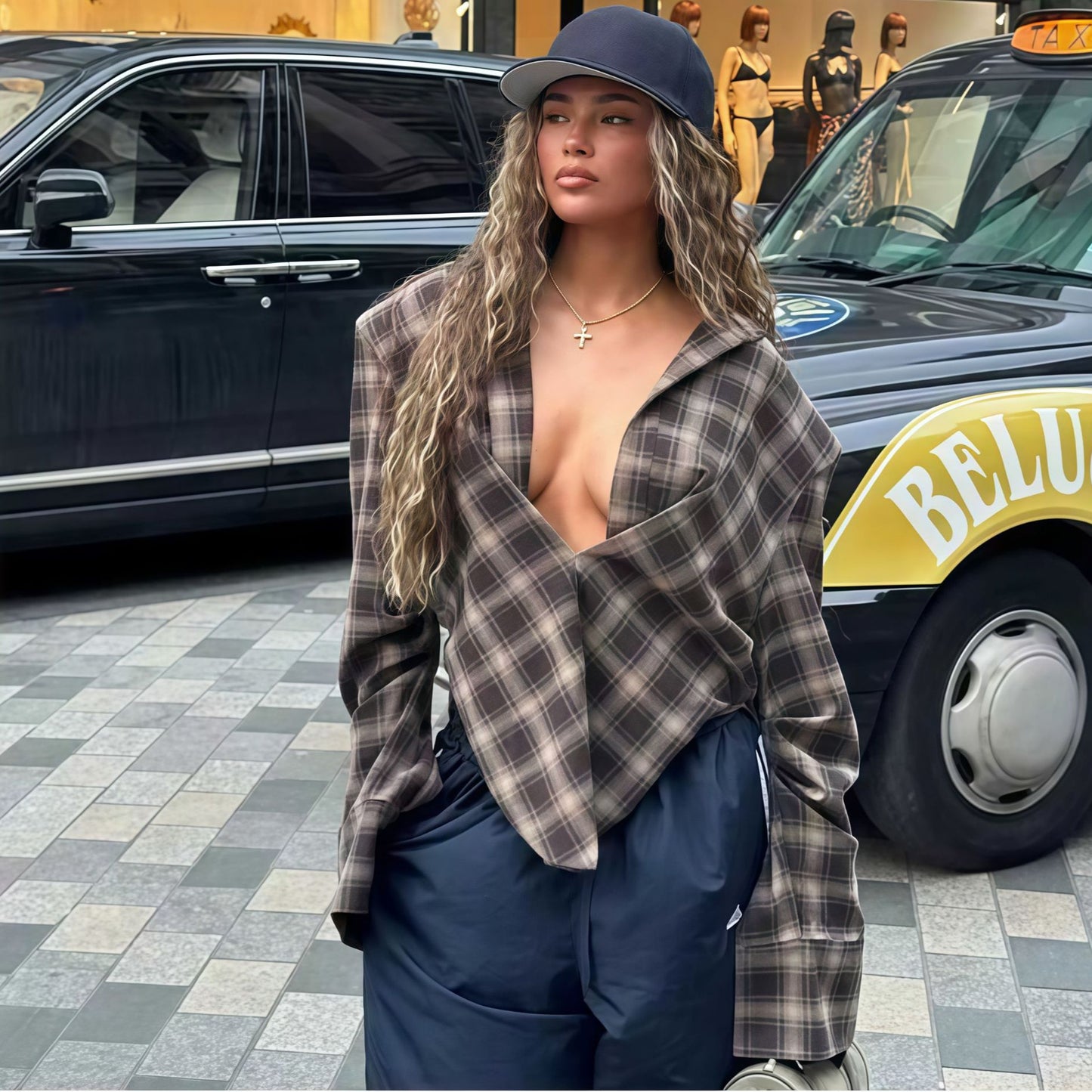 Chemisier oversized à carreaux pour femmes avec décolleté en V profond et coupe décontractée Chic und Stil