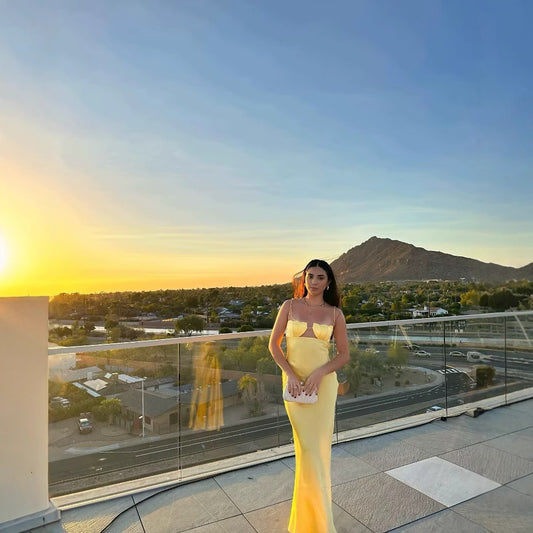 Robe maxi pour femmes avec bretelles spaghetti réglables et coupe élégante Chic und Stil