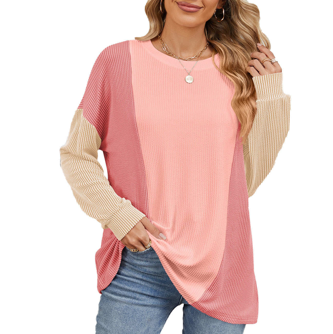Pull oversized pour femmes avec design en rib côtelé texturé et accents modernes en coloris bloqués Chic und Stil
