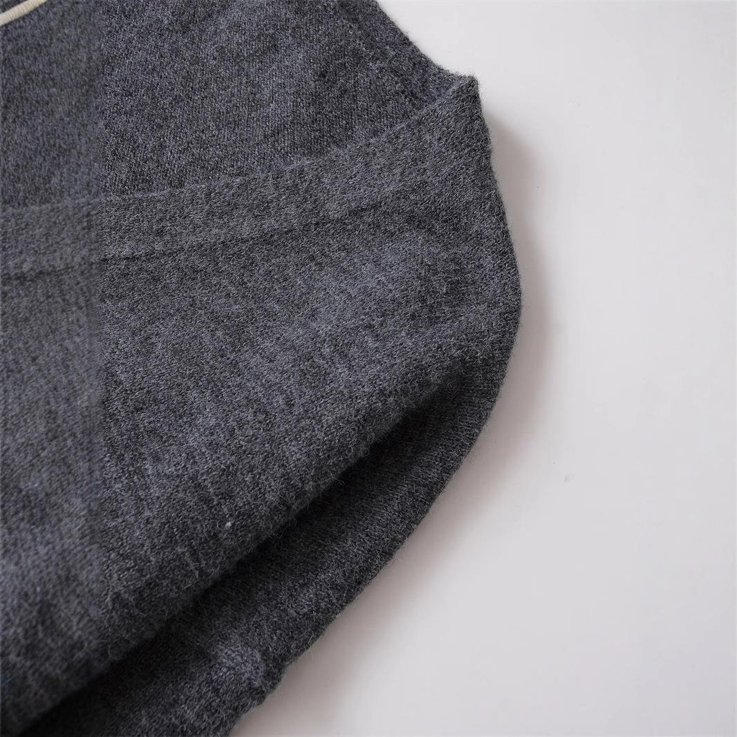 Dames Gilet court en tricot avec décolleté en V et détails de boutons Chic und Stil