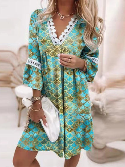 Robe décontractée pour femmes avec décolleté en V et détails volants Chic und Stil