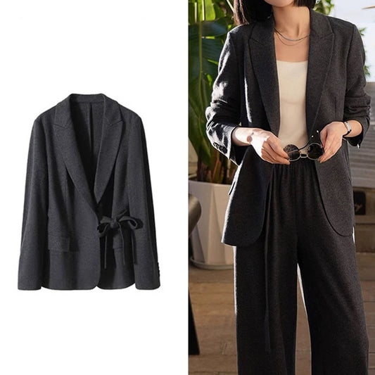 Costume-pantalon ouvert ajusté pour femme Chic und Stil