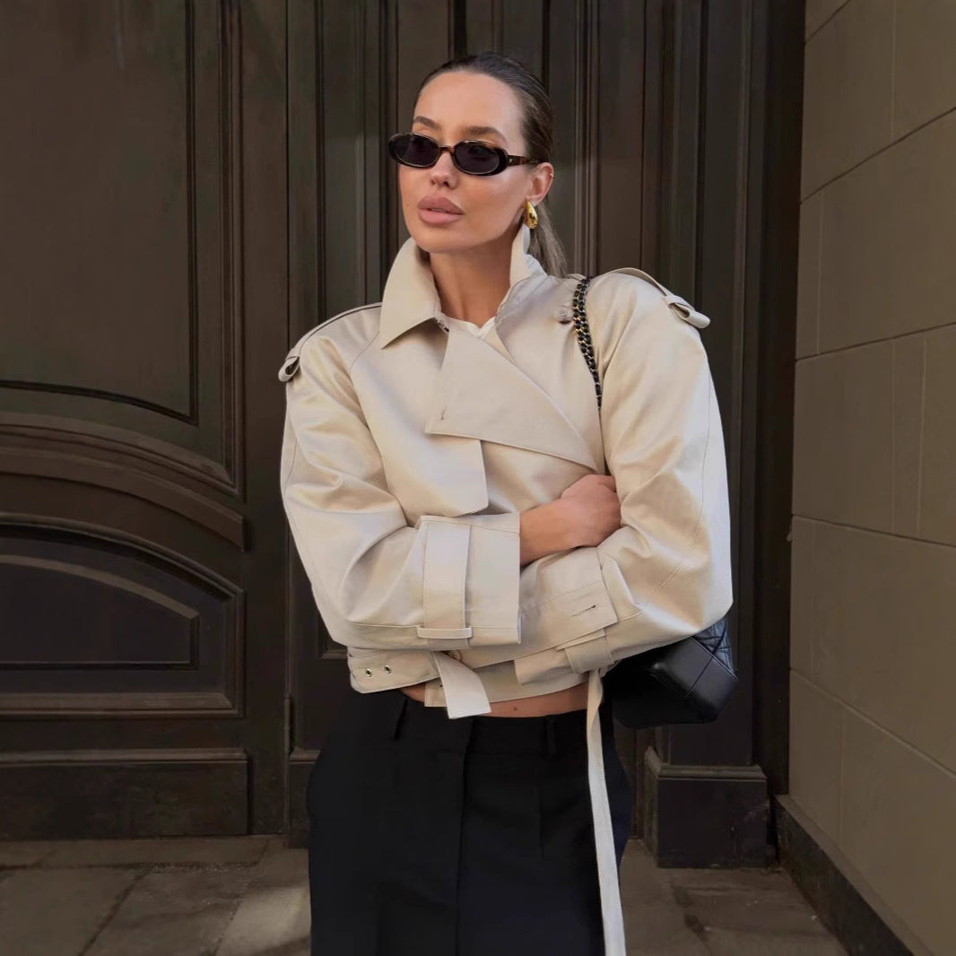 Dames élégante trench-coat avec coupe innovante et détails pratiques Chic und Stil