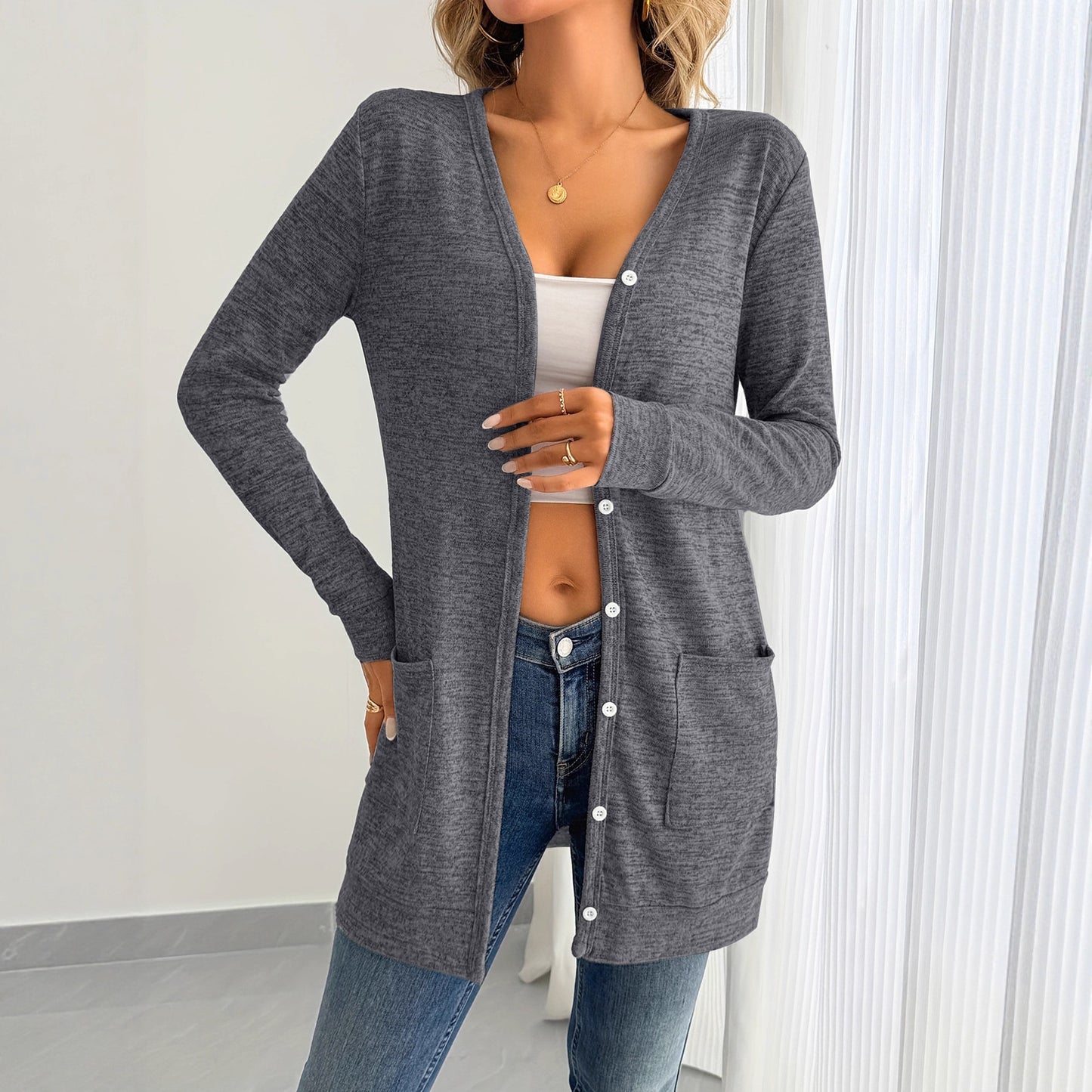 Dames cardigan à manches longues avec poches pratiques et patte de boutonnage Chic und Stil