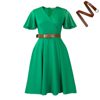 Robe portefeuille pour femmes avec une coupe flatteuse et une élégante ceinture à la taille Chic und Stil