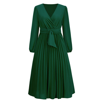 Robe portefeuille plissée pour femmes avec décolleté en V élégant et ceinture à la taille Chic und Stil
