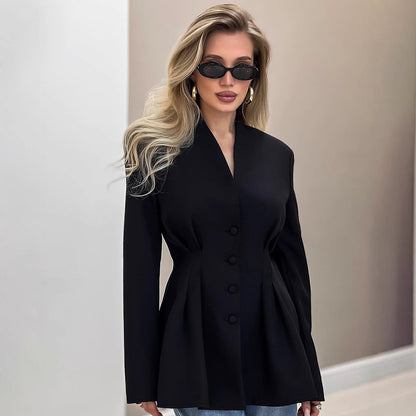 Blazer structuré pour femmes avec une coupe moderne et un cintrage Chic und Stil