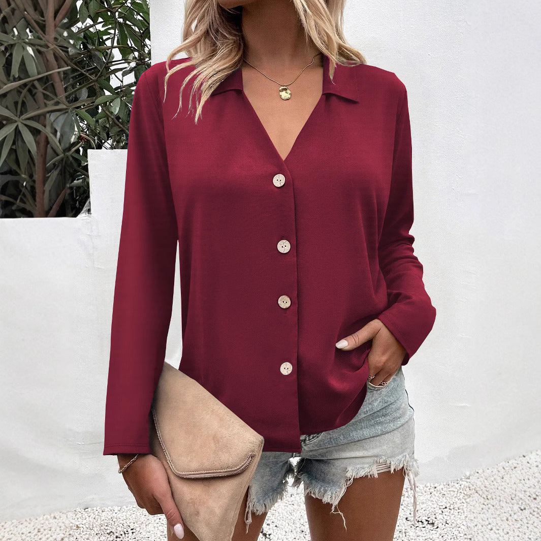 Blouse féminine tendance avec décolleté en V et détails de boutons Chic und Stil