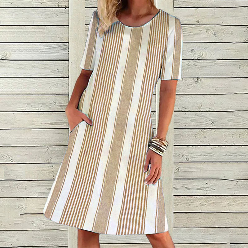 Robe de loisir pour femmes avec un élégant motif à rayures et des poches pratiques Chic und Stil