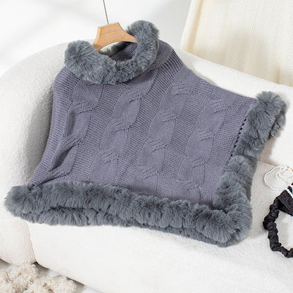 Dames pull-poncho douillet avec garniture en fausse fourrure douce et motif en torsades Chic und Stil