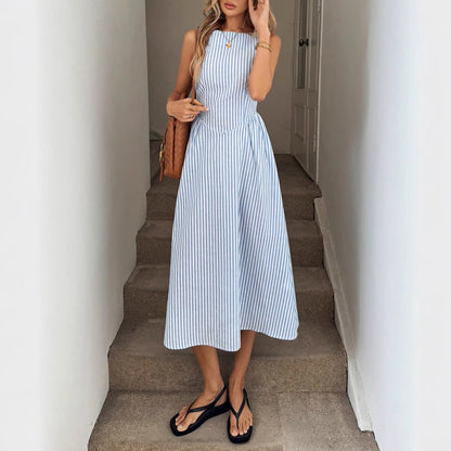 Robe midi femme avec des rayures fines et une silhouette cintrée Chic und Stil
