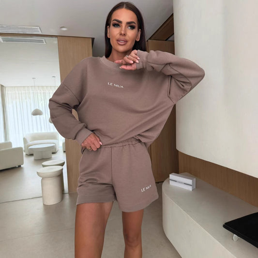 Ensemble de loisirs pour femmes avec sweat-shirt confortable et shorts Chic und Stil