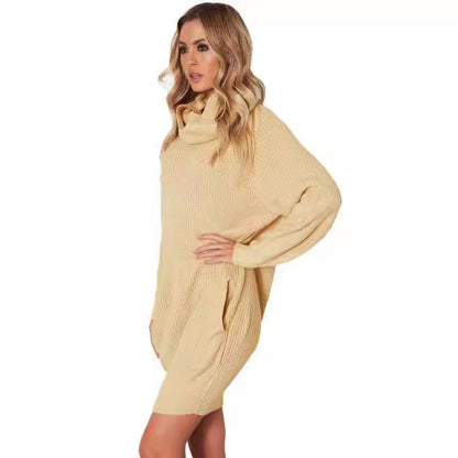 Robe en tricot pour femmes avec grand col Chic und Stil