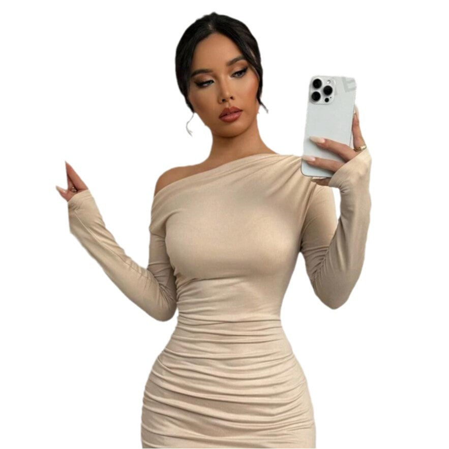 Robe enveloppante ajustée pour femmes avec décolleté asymétrique et manches longues Chic und Stil