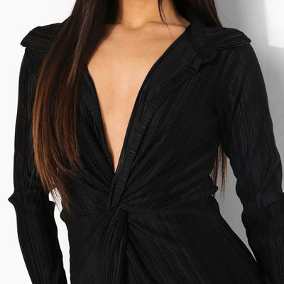 Robe portefeuille plissée pour femmes avec décolleté en V profond Chic und Stil