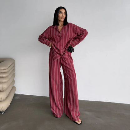 Striped lounge set for women with wide pants and loose blouse Chic und Stil