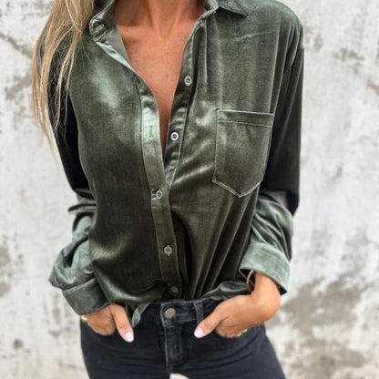 Chemisier en satin élégant pour femmes avec col classique et poche poitrine Chic und Stil