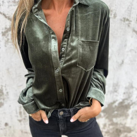 Chemisier en satin élégant pour femmes avec col classique et poche poitrine Chic und Stil