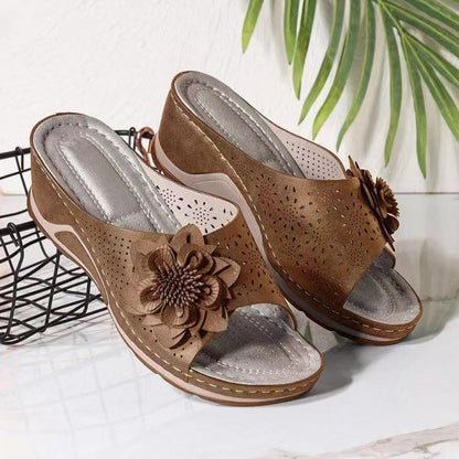 Sandales femmes à la mode avec des détails floraux et semelle confortable Chic und Stil