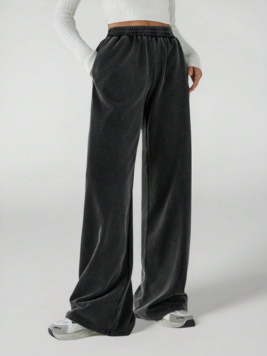 Loose fleece pants for women with elastic waistband and side pockets Chic and Style