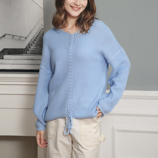 Pull femme en tricot épais avec un décolleté en V attrayant et des détails pratiques en cordon Chic und Stil