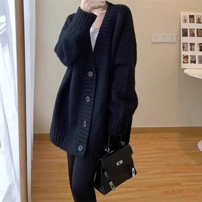 Dames gros tricot cardigan avec des manches volumineuses et décolleté à boutons Chic und Stil