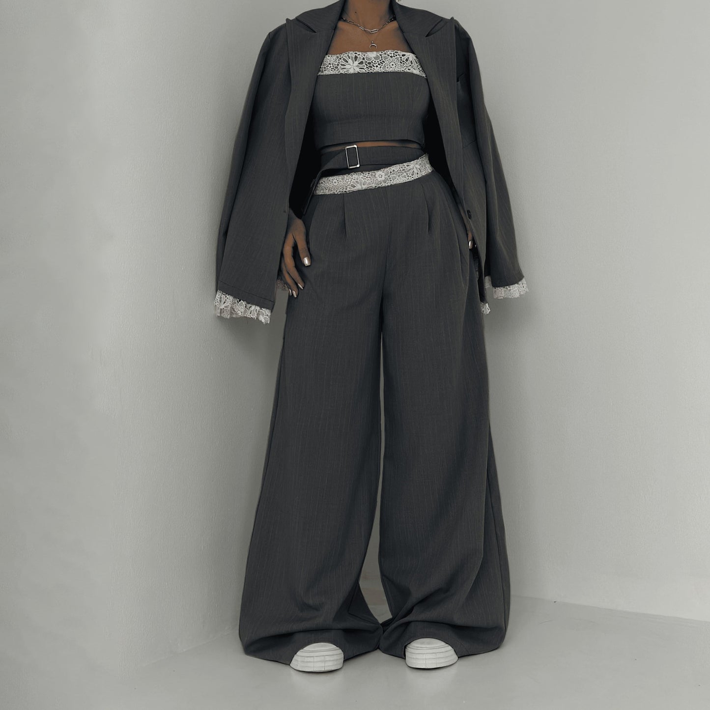 Dames Ensemble élégant à deux pièces avec accents en dentelle Chic und Stil