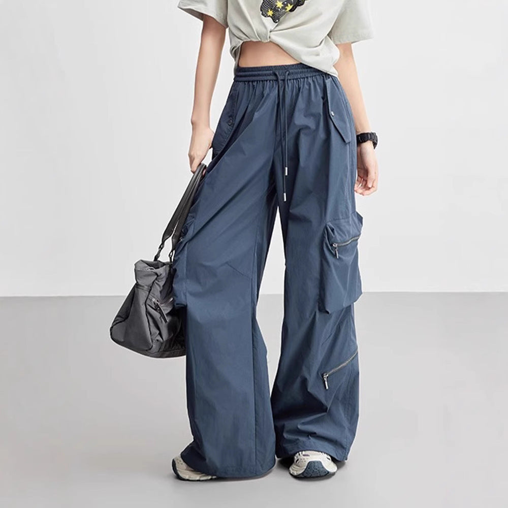 Functional cargo pants for women with elastic waist and practical zip pockets Chic and Style