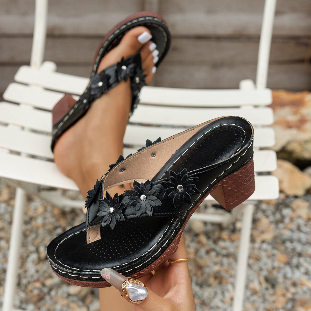 Sandales en tongs décoratives pour femmes Chic und Stil