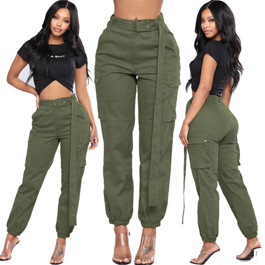 Chic and style women’s cargo pants with practical pockets and elastic waist