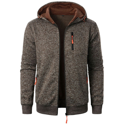 Veste à capuche sportive pour hommes avec un design structurel innovant et des poches pratiques Chic und Stil