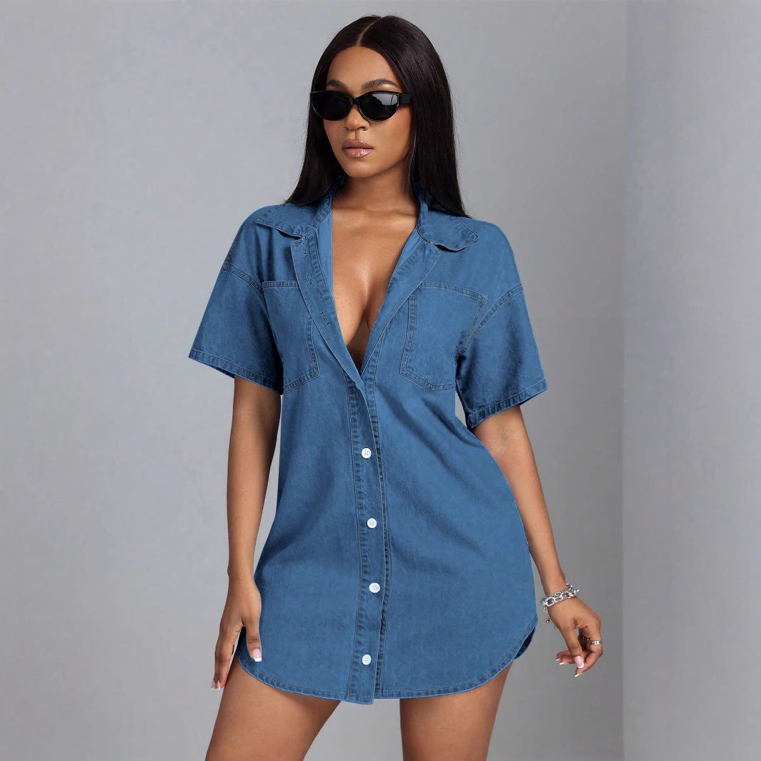 Robe chemise en jean pour femmes avec décolleté en V profond et poches Chic und Stil