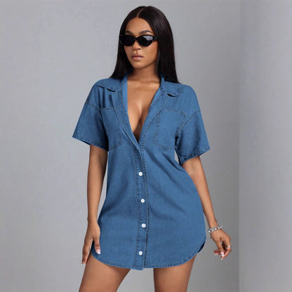 Robe chemise en jean pour femmes avec décolleté en V profond et poches Chic und Stil