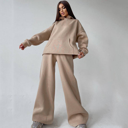 Oversized comfortable hoodie set and loose jogger pants Chic und Stil