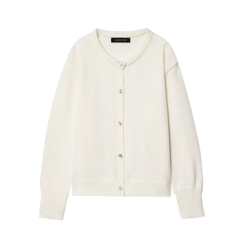 Dames comfortable cardigan avec fermeture à bouton et coupe décontractée Chic und Stil