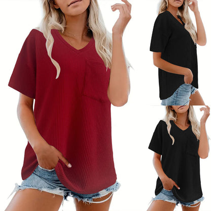 T-shirt oversized à col en V pour femmes avec poche poitrine et structure en rib Chic und Stil