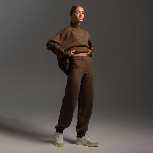 Women’s short sleeve sweater set and casual pants