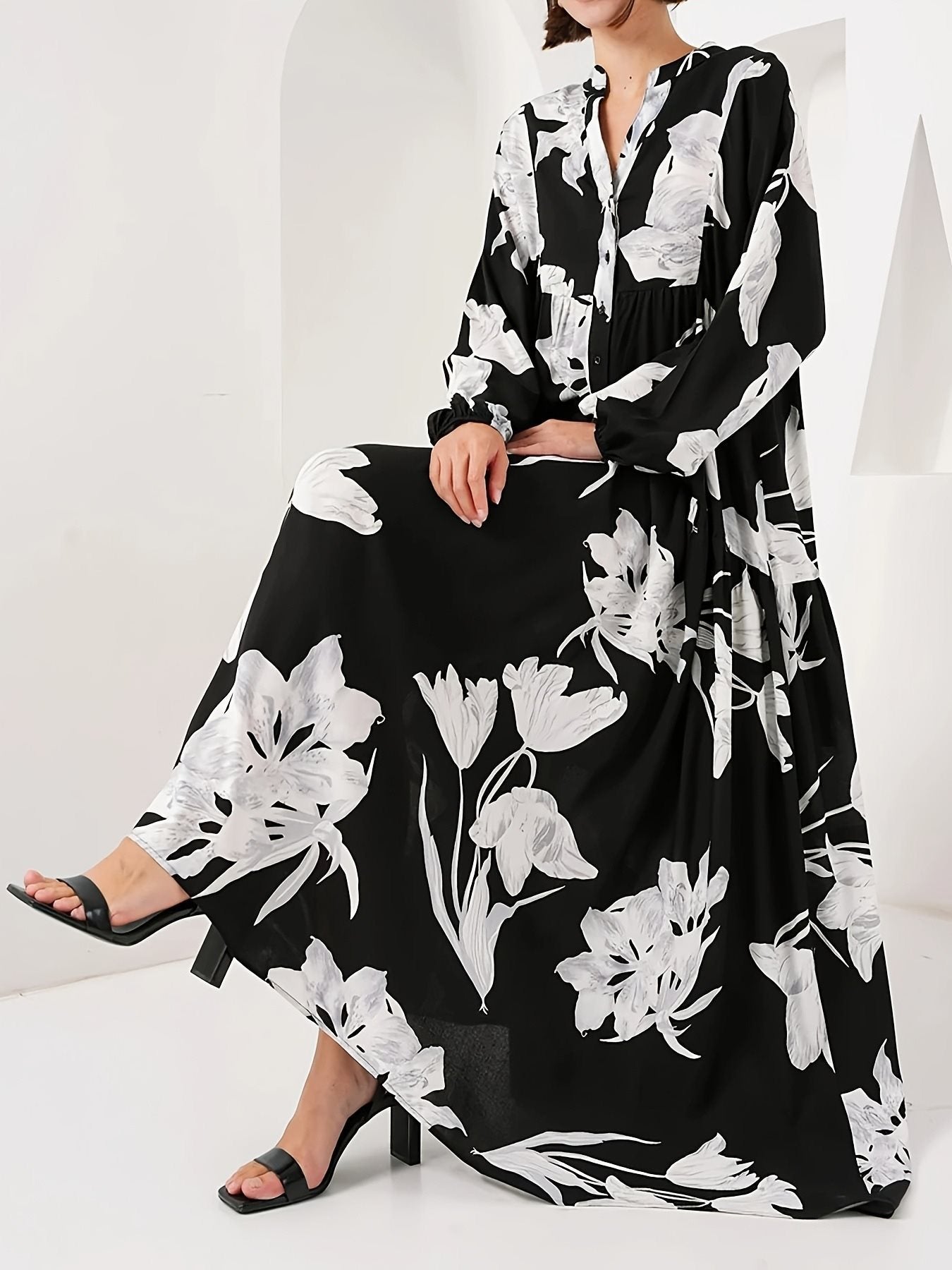 Robe maxi femme avec imprimé floral et design de bouton élégant Chic und Stil