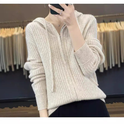 Pull en tricot pour femmes avec capuche et zip Chic und Stil