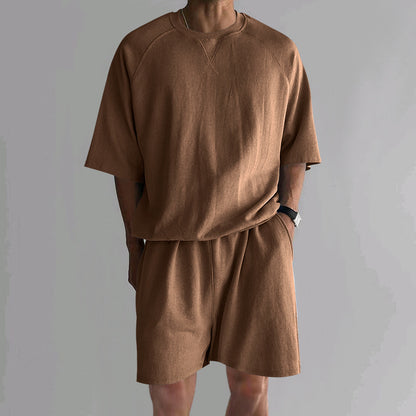 Costume de sport confortable pour hommes avec des manches larges et une taille élastique Chic und Stil