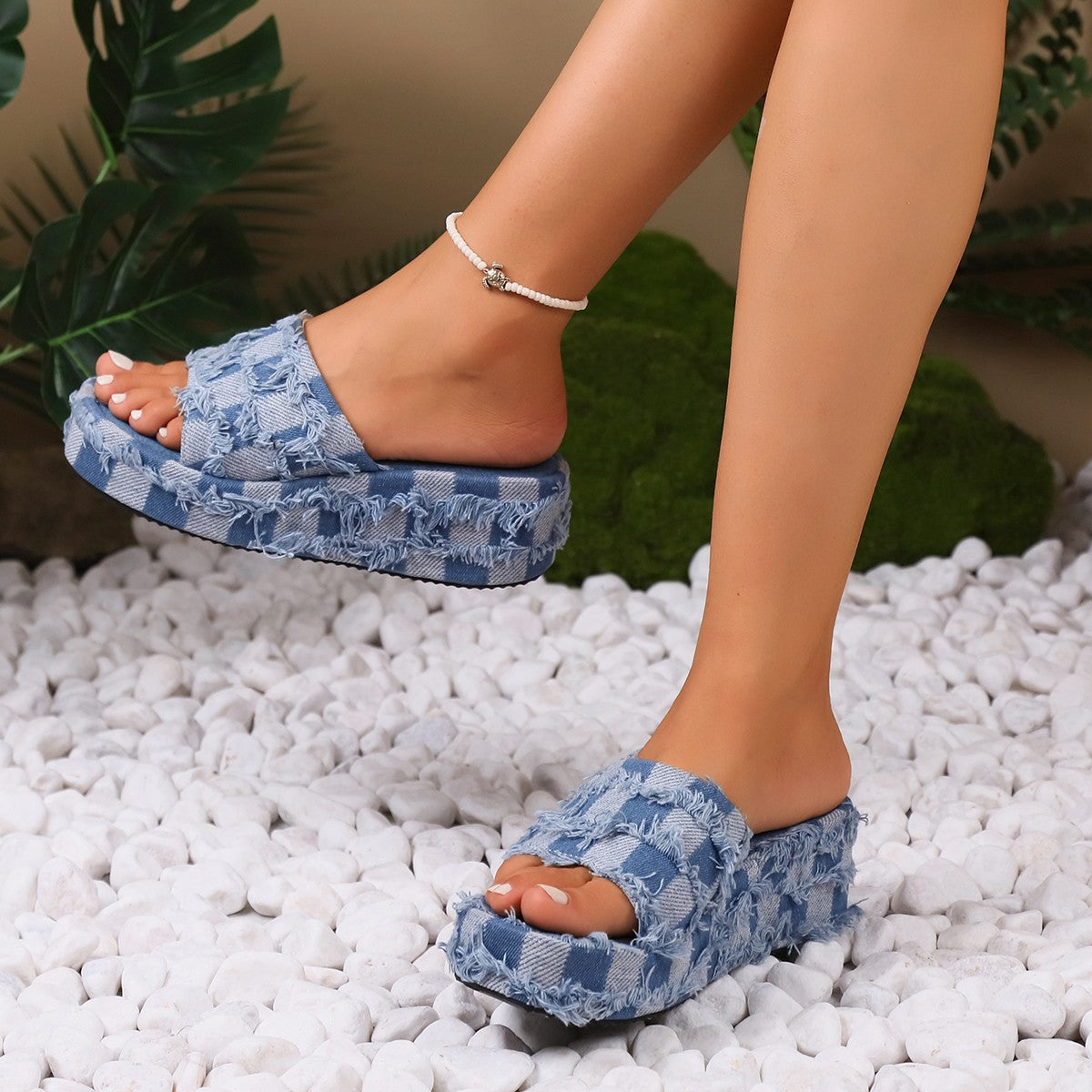 Chaussons de maison pour femmes à la mode avec texture à carreaux Chic und Stil
