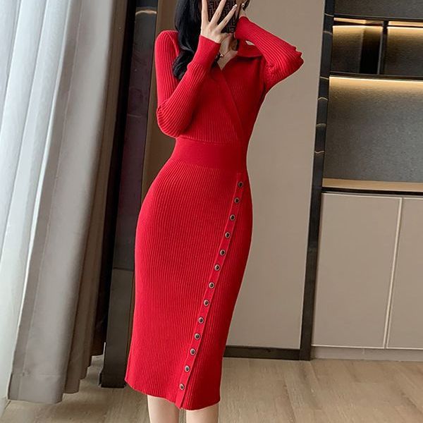 Robe en tricot à manches longues pour femmes avec un élégant détail de bouton et une silhouette cintrée Chic und Stil