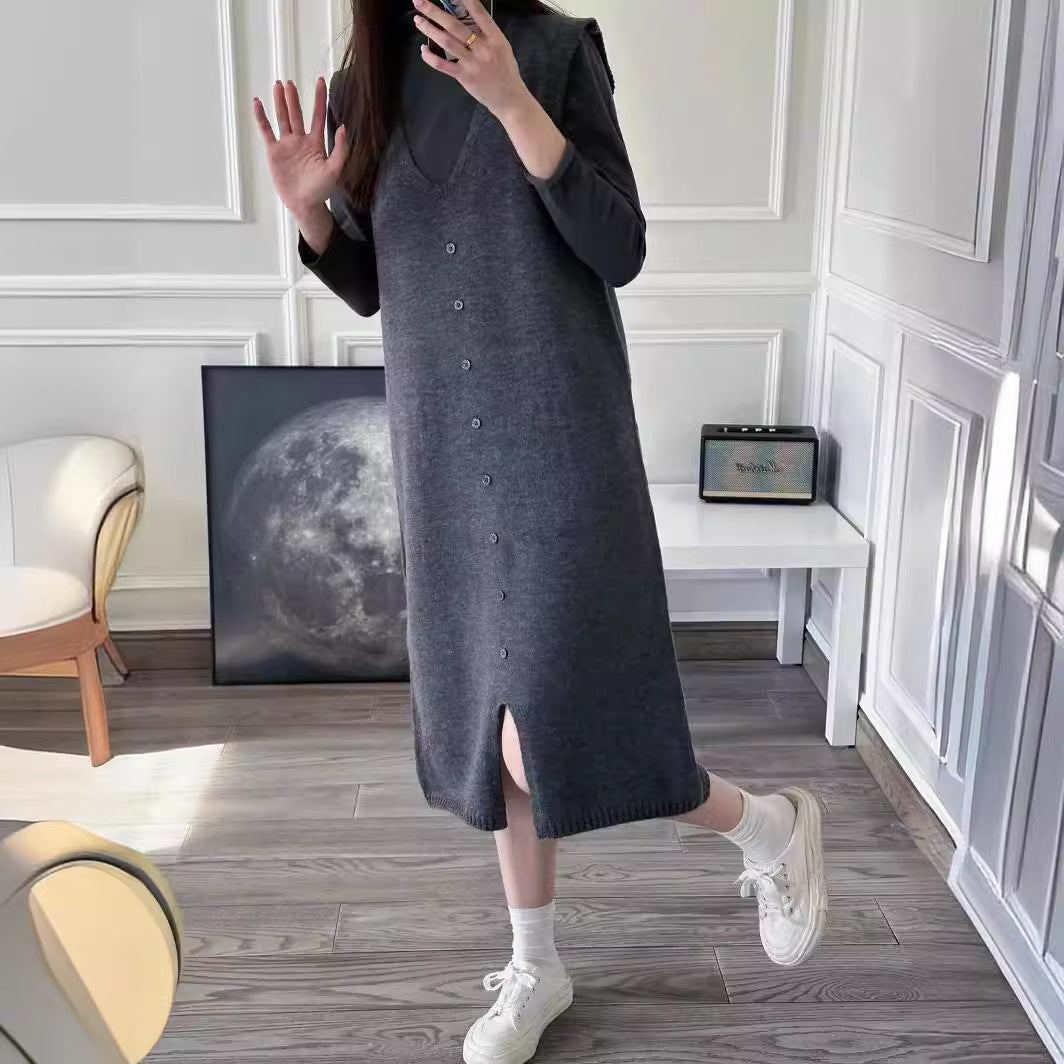 Robe en tricot mi-longue pour femmes avec boutonnière et décolleté en V Chic und Stil