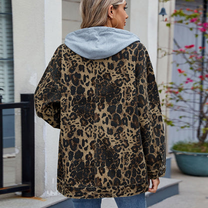Veste en jean oversize pour femmes au design léopard moderne avec une coupe décontractée Chic und Stil