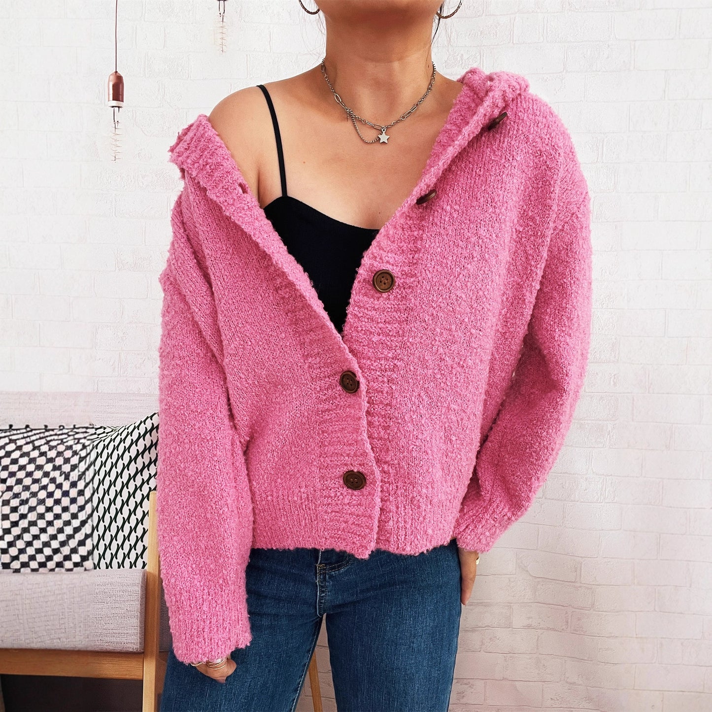 Dames cardigan en tricot douillet avec capuche et détails en bouton Chic und Stil