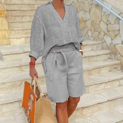 Tenue d'été décontractée pour femmes avec haut large et shorts Chic und Stil